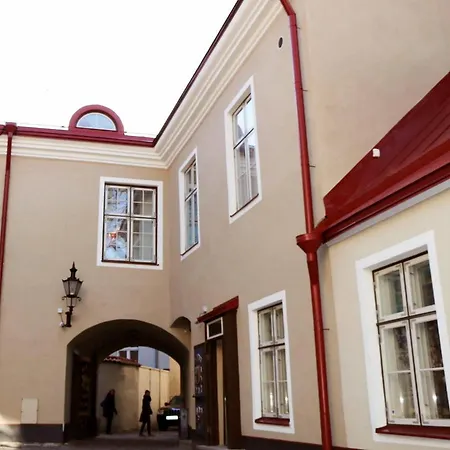 Luxury Medieval 2 Storey Apartment With Antique Furniture In Old Town Tallinn Exterior photo