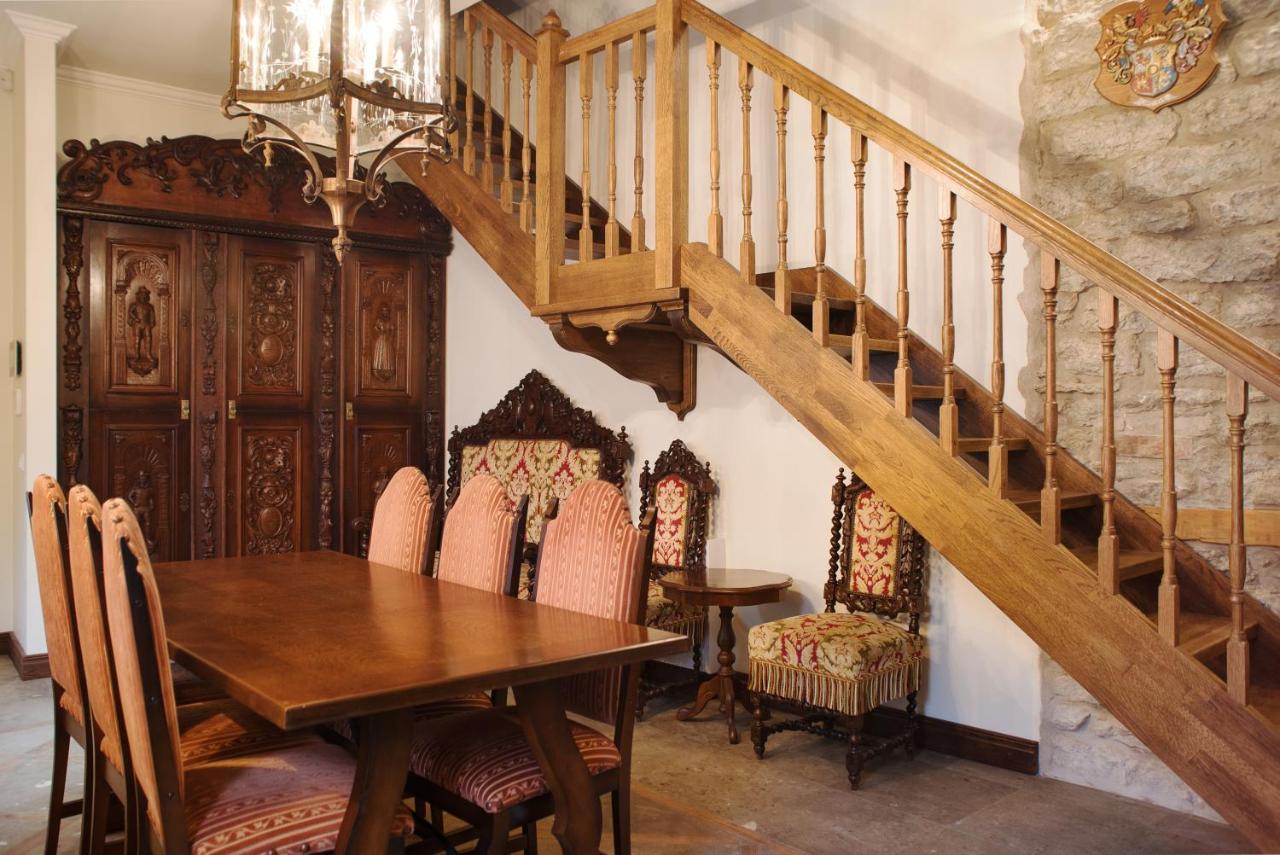 Luxury Medieval 2 Storey With Antique Furniture In Old Town Appartement Tallinn