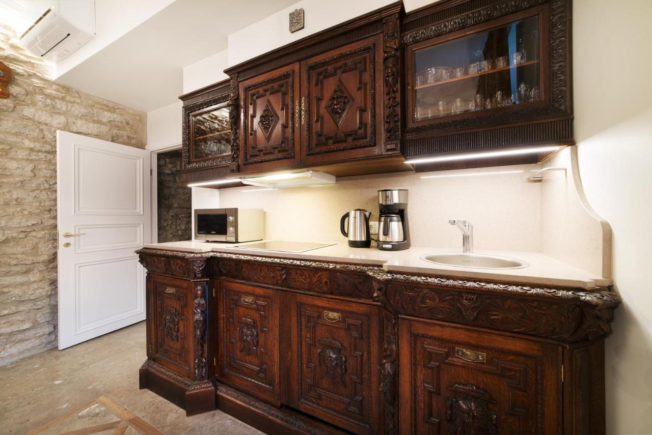 Dzīvoklis Luxury Medieval 2 Storey With Antique Furniture In Old Town *